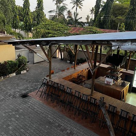 K27 Premier Backpackers Hostel Dar es Salaam Buitenkant foto