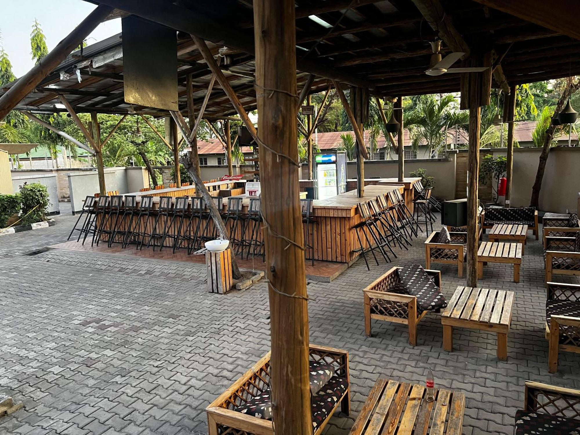 K27 Premier Backpackers Hostel Dar es Salaam Buitenkant foto