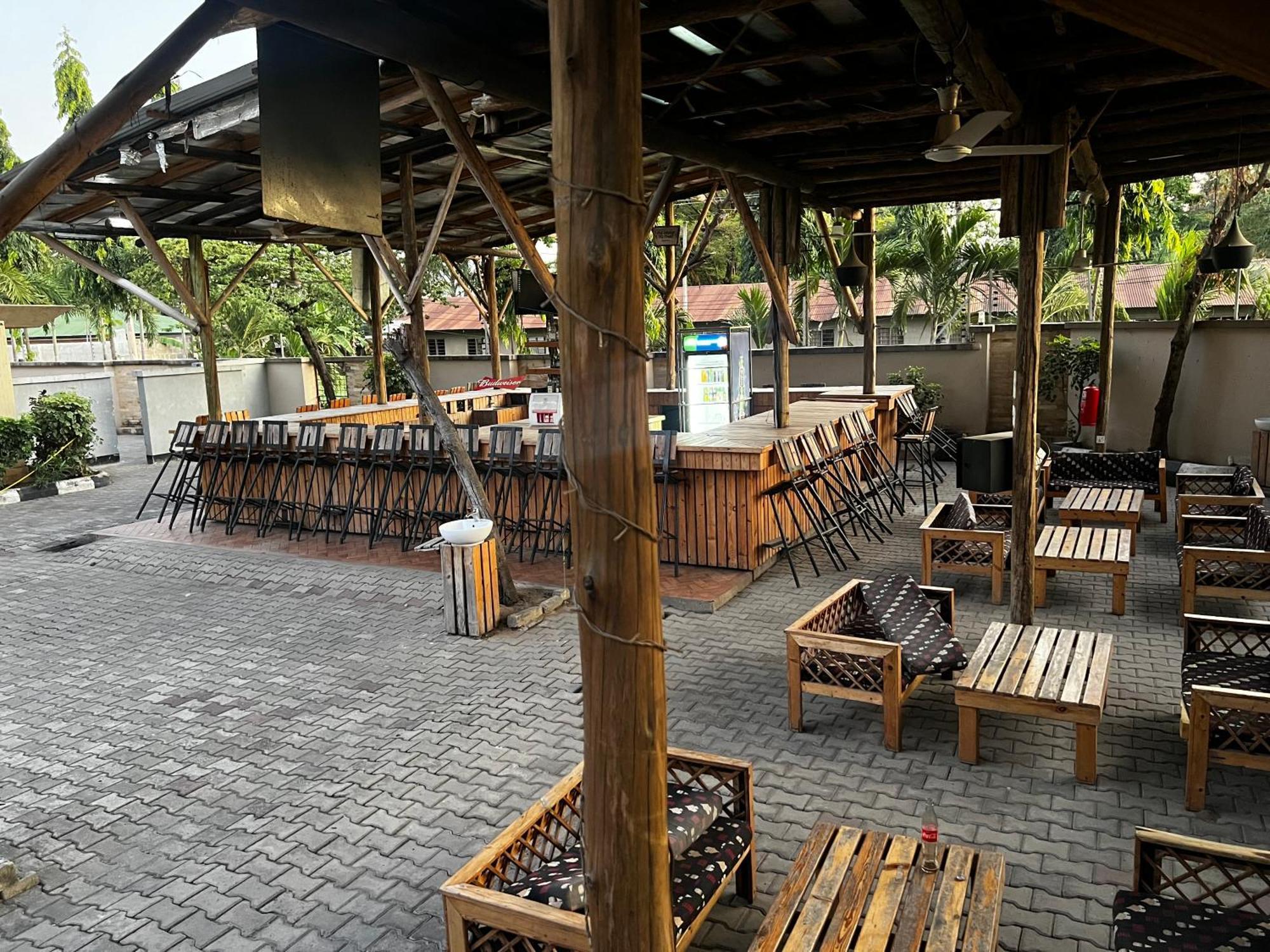 K27 Premier Backpackers Hostel Dar es Salaam Buitenkant foto