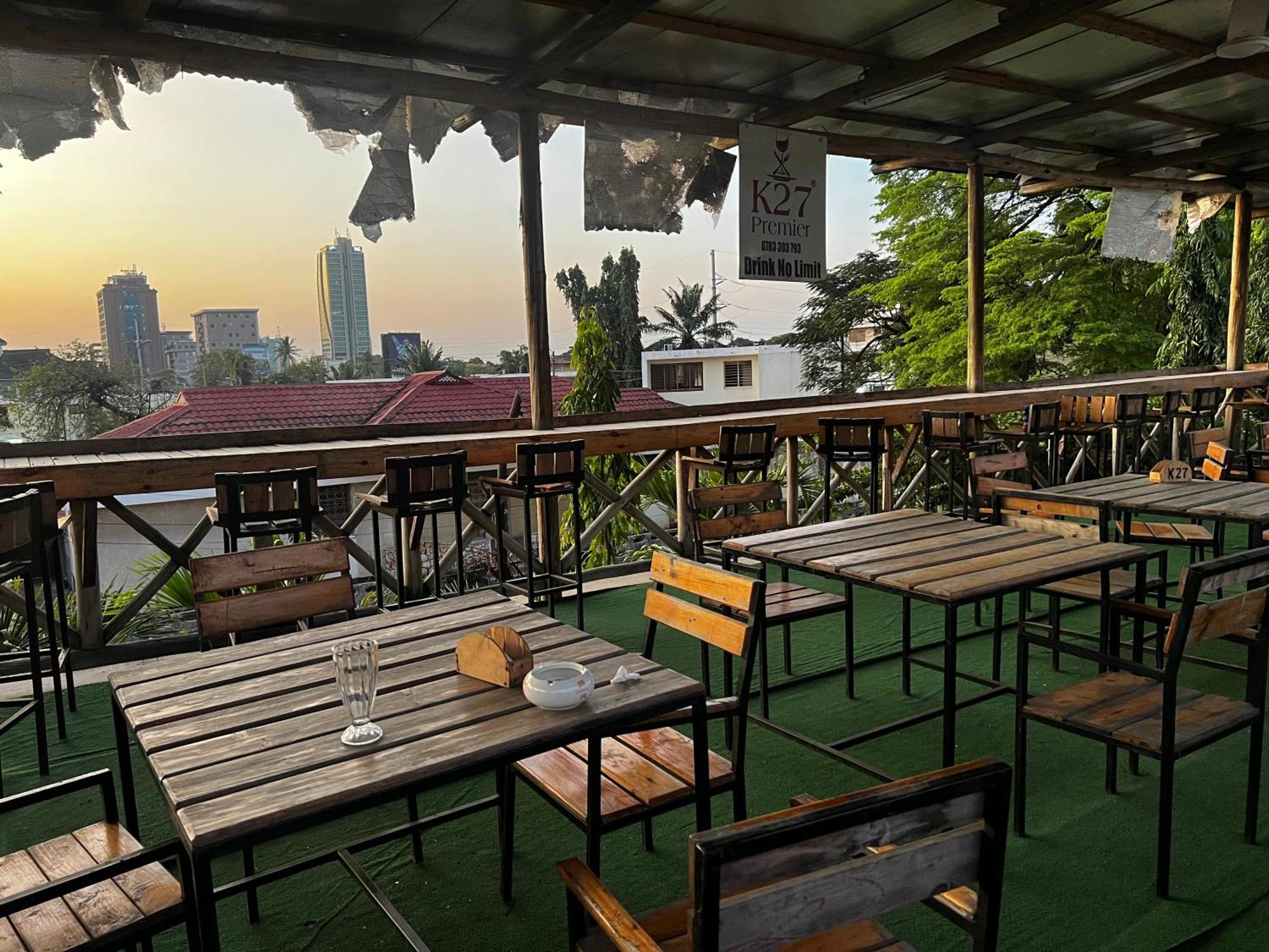 K27 Premier Backpackers Hostel Dar es Salaam Buitenkant foto